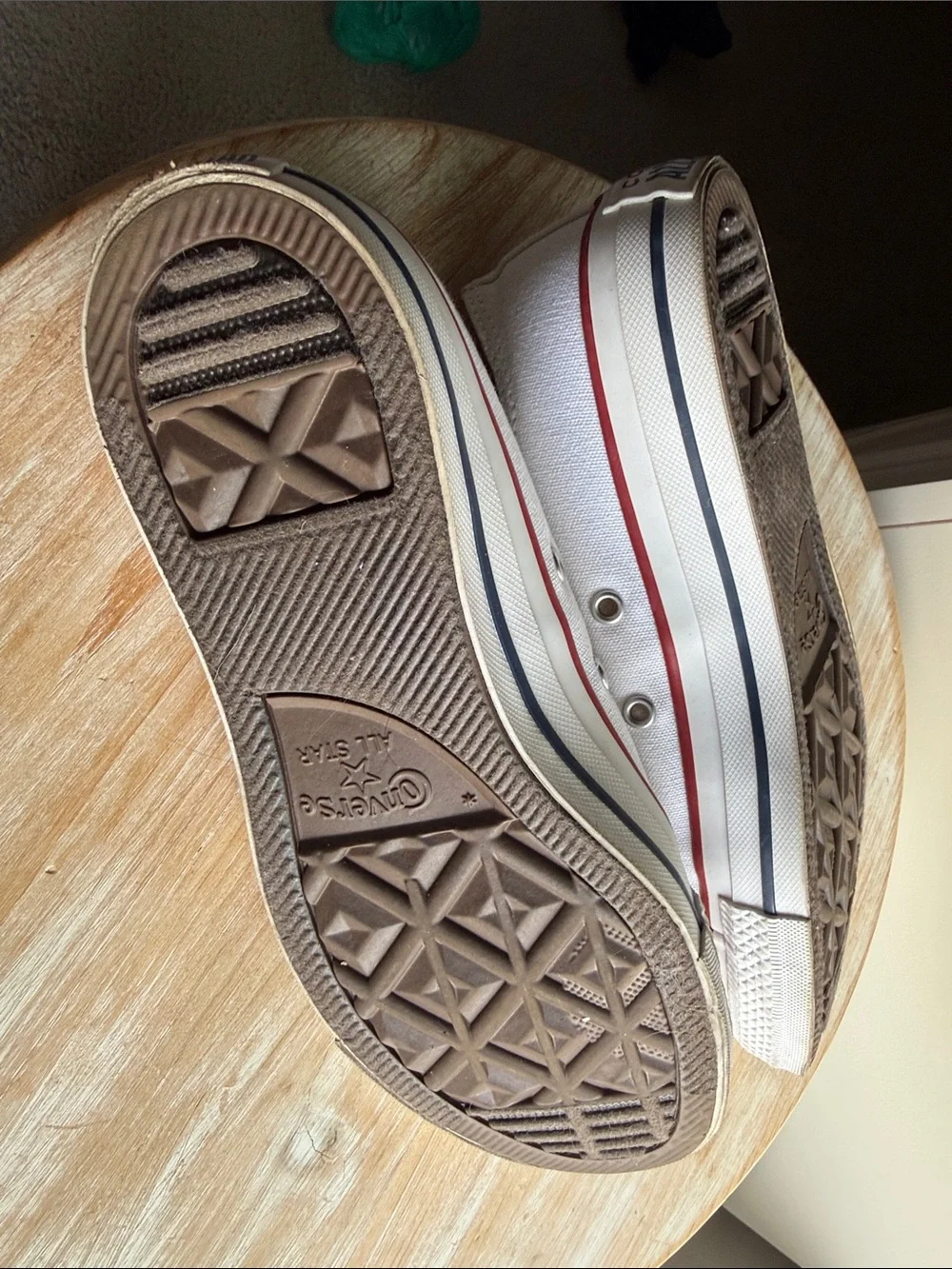 White Low-Top Canvas Sneakers with Red Trim - Classic Women's Lace-Up
